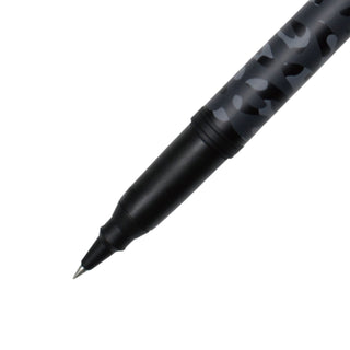 CR01 Ceramic Rollerball Pen Camouflage Black close-up of pen tip and camouflage design – Shibuya Stationery