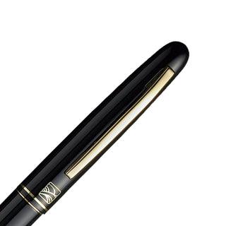 Cap of a black number 15 lacquered fountain brush pen with gold accent by Kuretake  on a white background - Shibuya Stationery Store