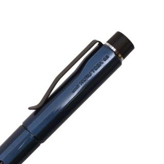 Uni Kuru Toga Dive Mechanical Pencil 0.5 Abyss Blue clip and body detail – Shibuya Stationery